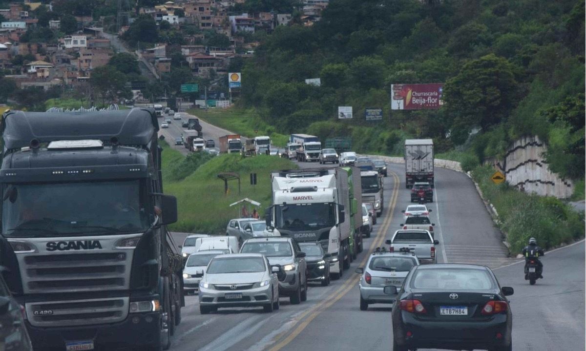 BR-381 terá interdições durante a madrugada para retirada de estruturas de 4 toneladas em Contagem